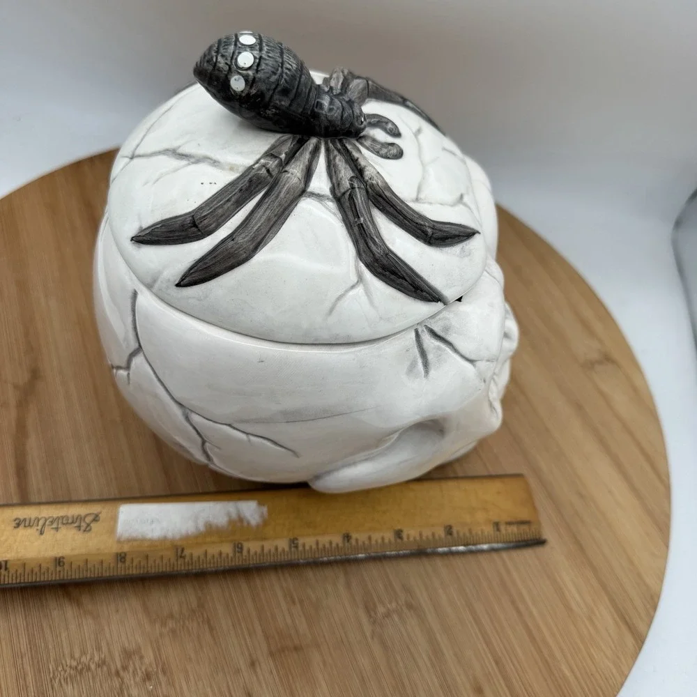 Screaming Skull Candy Jar With Spider Lid & Sound Effects Glazed Ceramic Hallowe